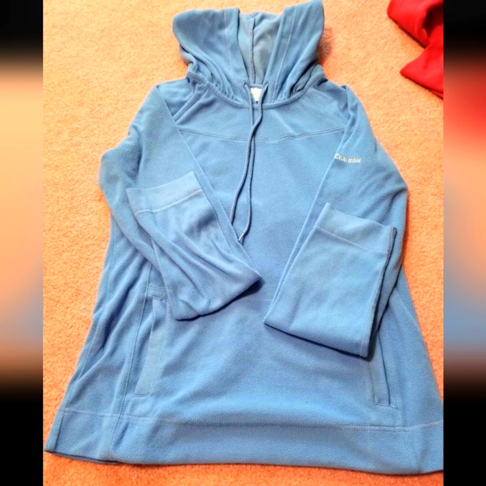 Columbia Pull Over Sweatshirts